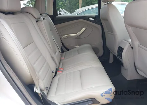 2017 Ford Escape Titanium z USA, uszkodzony, nr VIN 1FMCU0JD8HUE87385